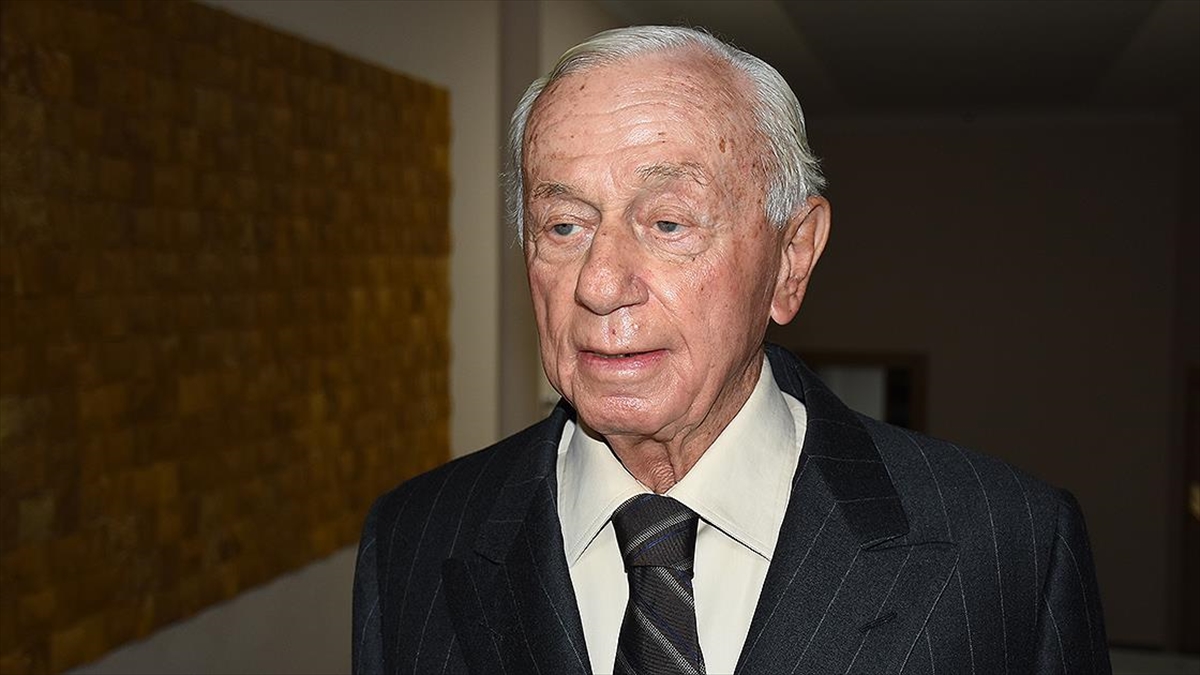 Devlet Sanatçısı Prof. Dr. Nevzat Atlığ Vefat Etti