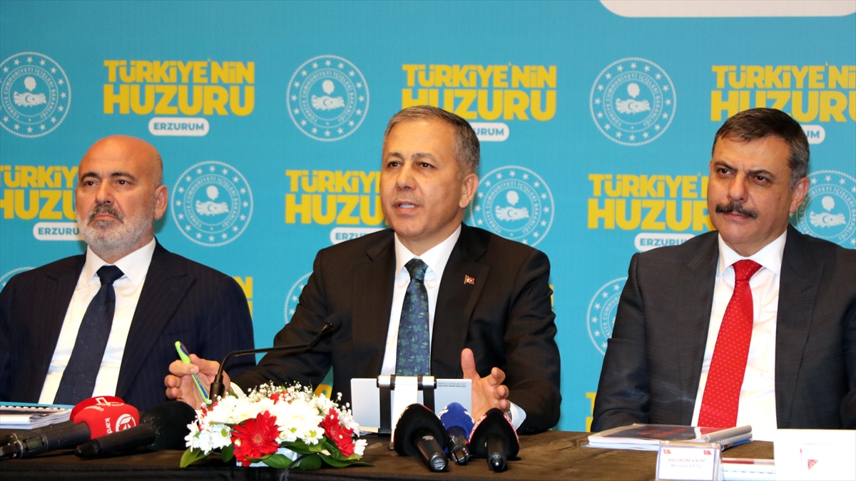 İçişleri Bakanı Yerlikaya: Huzurumuzu Bozan Kim Olursa Olsun 112'yi Arayarak İhbar Edin