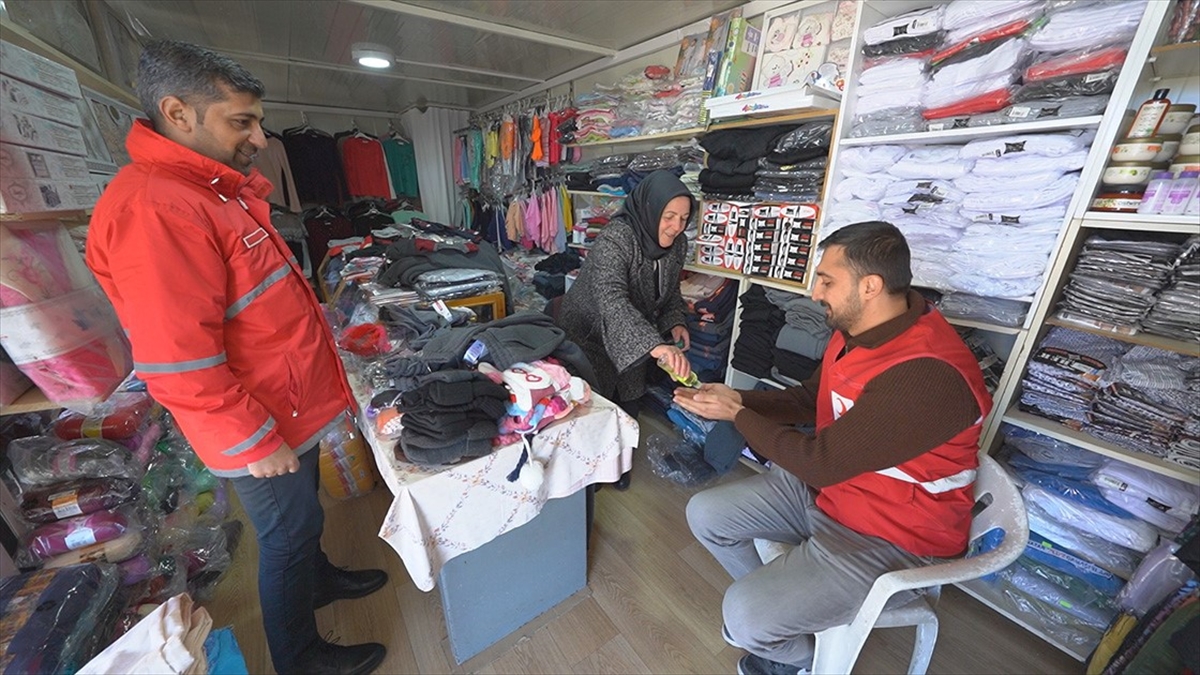 Türk Kızılaydan 607 Depremzede Esnafa Destek