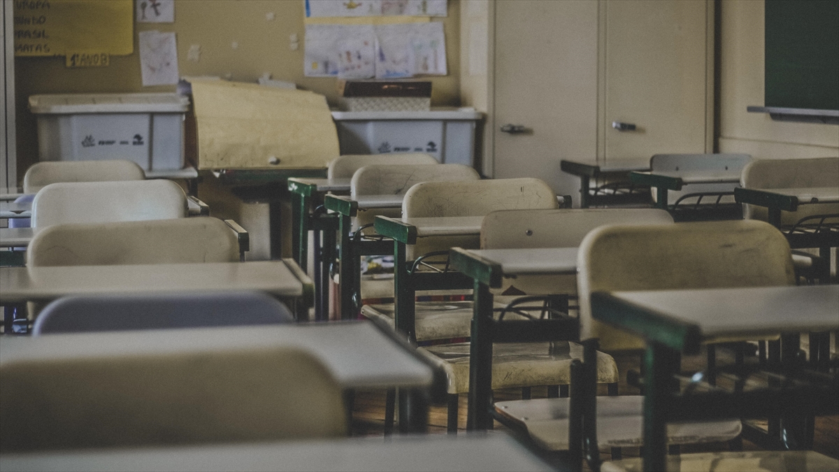 Fransa'da Müslüman Öğrencilerin Eğitim Gördüğü Liseye Kamu Desteği Kesildi