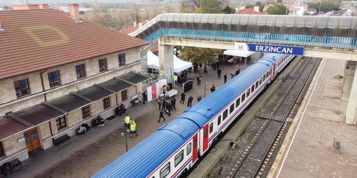 Yeni Sezonda İlk Seferine Çıkan Turistik Doğu Ekspresi, Erzincan'a Ulaştı
