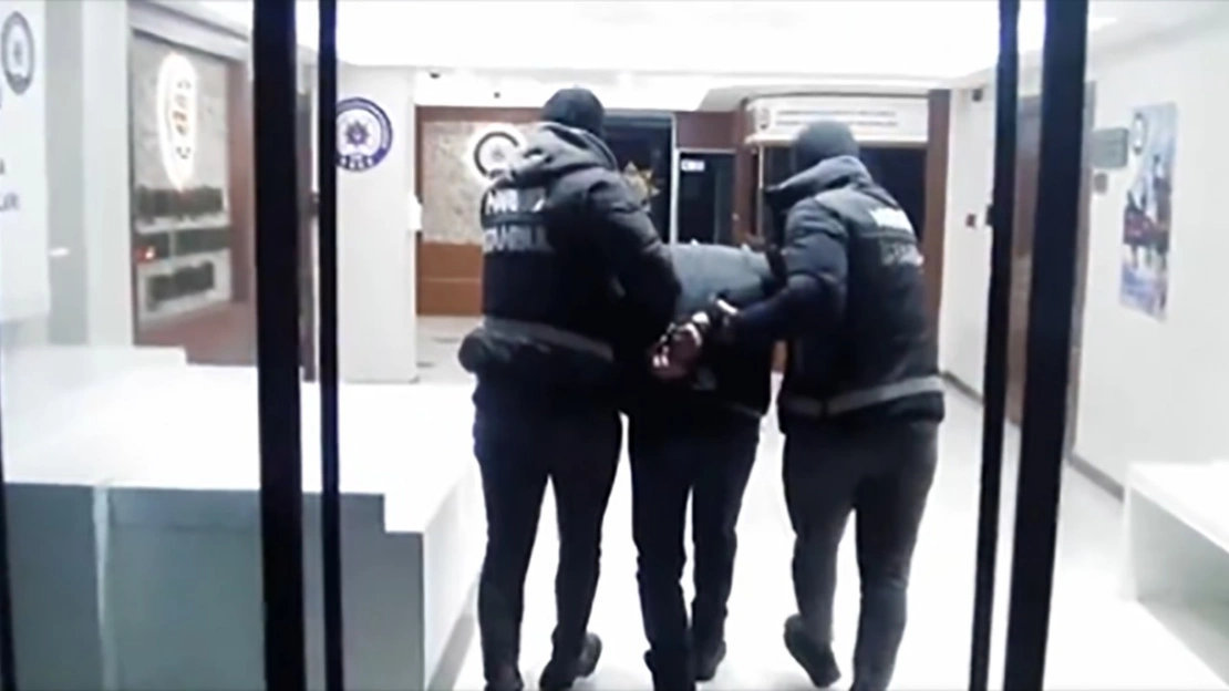 Son Dakika... Ali Yerlikaya açıkladı: Kırmızı bültenle aranan uyuşturucu finansörü Muhuannad Aloqlah İstanbul'da yakalandı