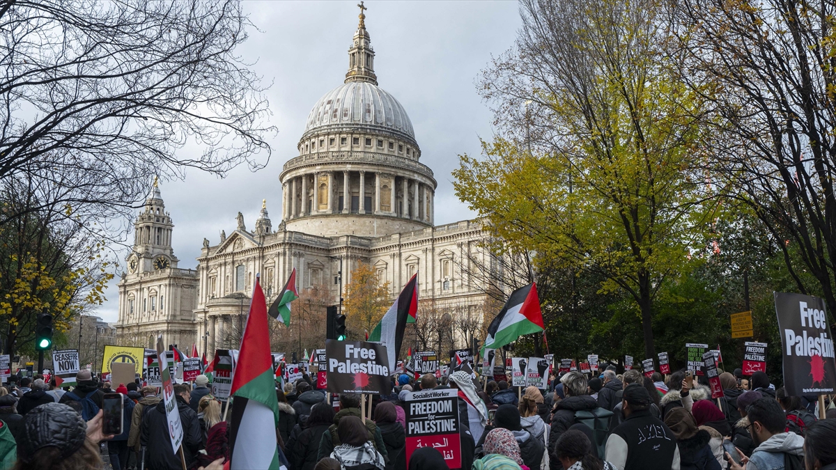 İngiltere'de Stk'lerden Hükûmete "israil'in Savaş Suçlarına Ortak Olmayın" Çağrısı