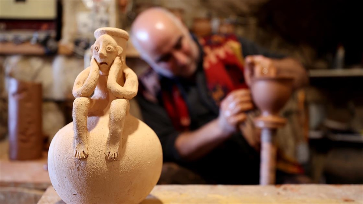 35 Yıllık Çanak Ustası Müzelerdeki Eserlerin Benzerlerini Yapıyor