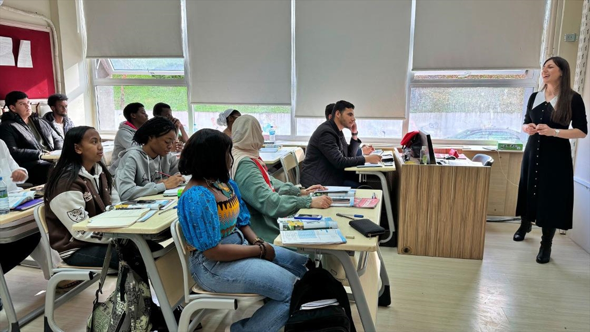 Omü Türkçe'de 10 Yılda 4 Bin Yabancı Öğrenci Türkçe Öğrendi