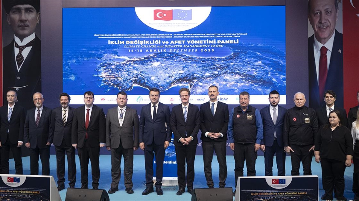 Afad, "iklim Değişikliği Ve Afet Yönetimi Paneli" Düzenledi