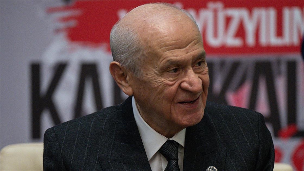 Mhp Genel Başkanı Bahçeli'den "güneysu" Jesti