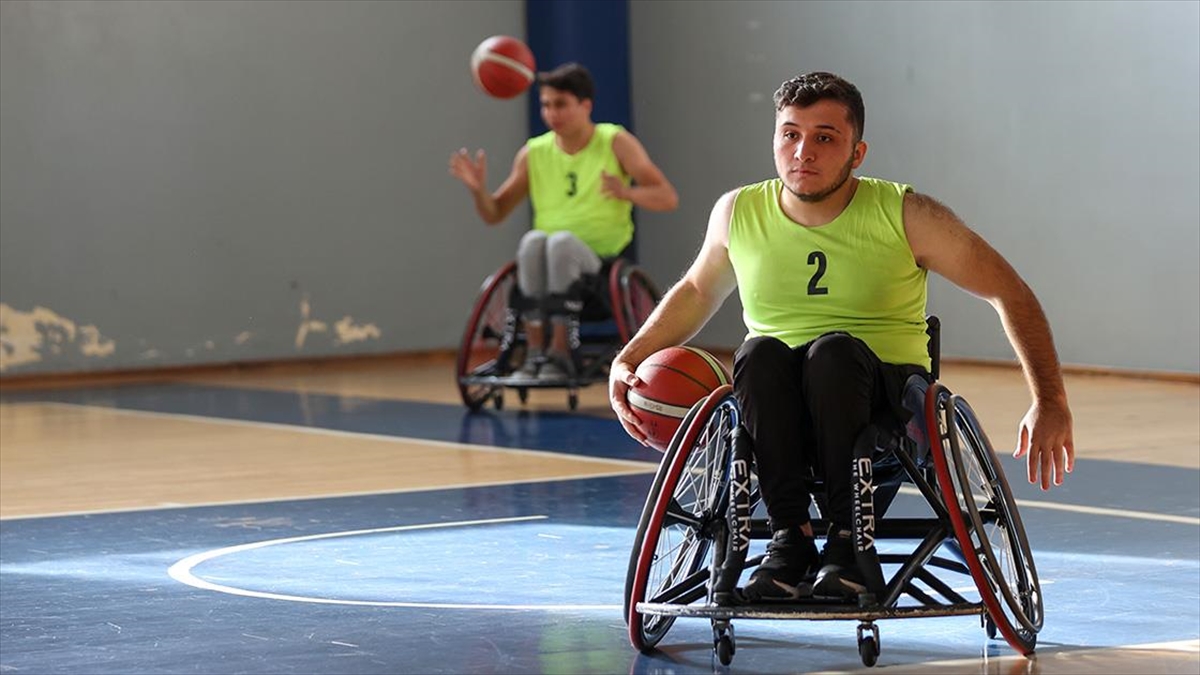 Trafik Kazasıyla Engelli Kaldılar Basketbolla Zorlukları Aştı