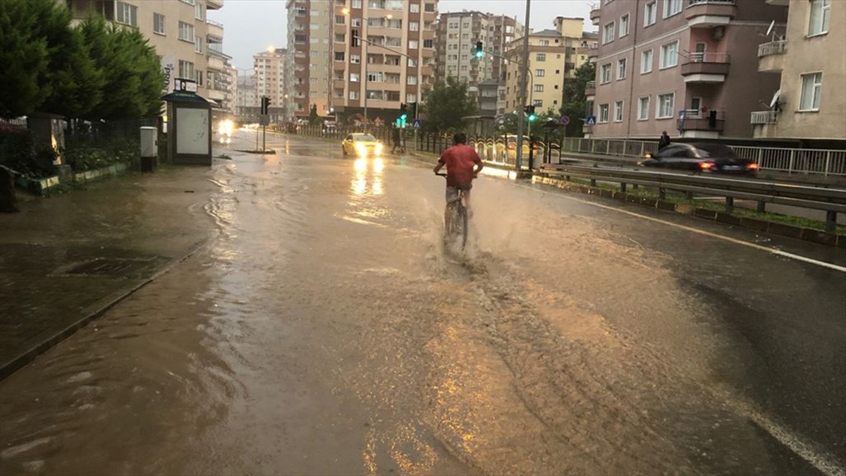Doğu Karadeniz İçin Kuvvetli Sağanak Ve Yoğun Kar Uyarısı