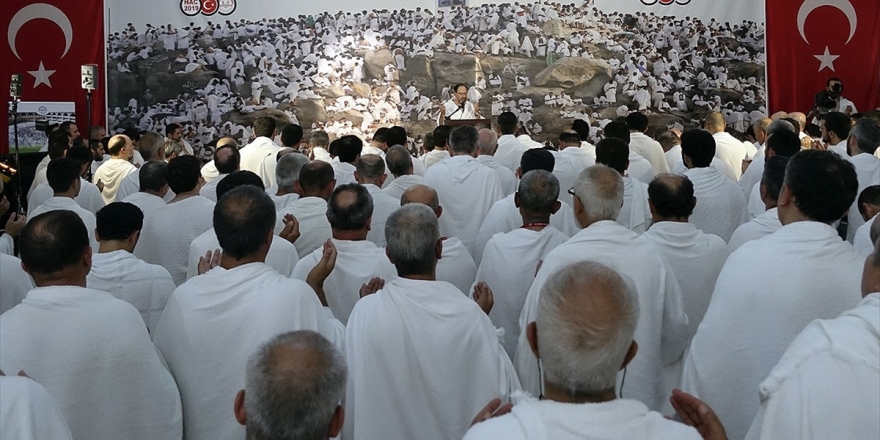 Diyanet İşleri Başkanı Erbaş Vakfe Duasını Yaptırdı