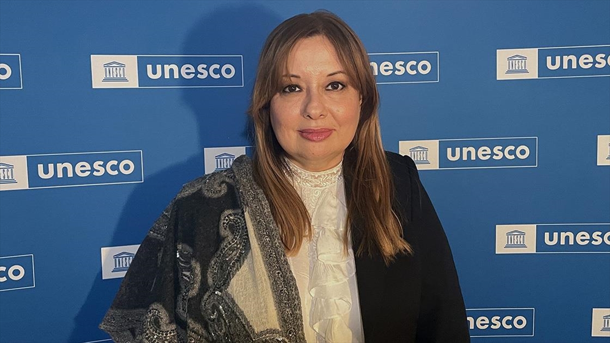 Türkiye'nin Unesco Daimi Temsilcisi Büyükelçi Aybet, Yorumladığı "uzun İnce Bir Yoldayım"ı Anlattı