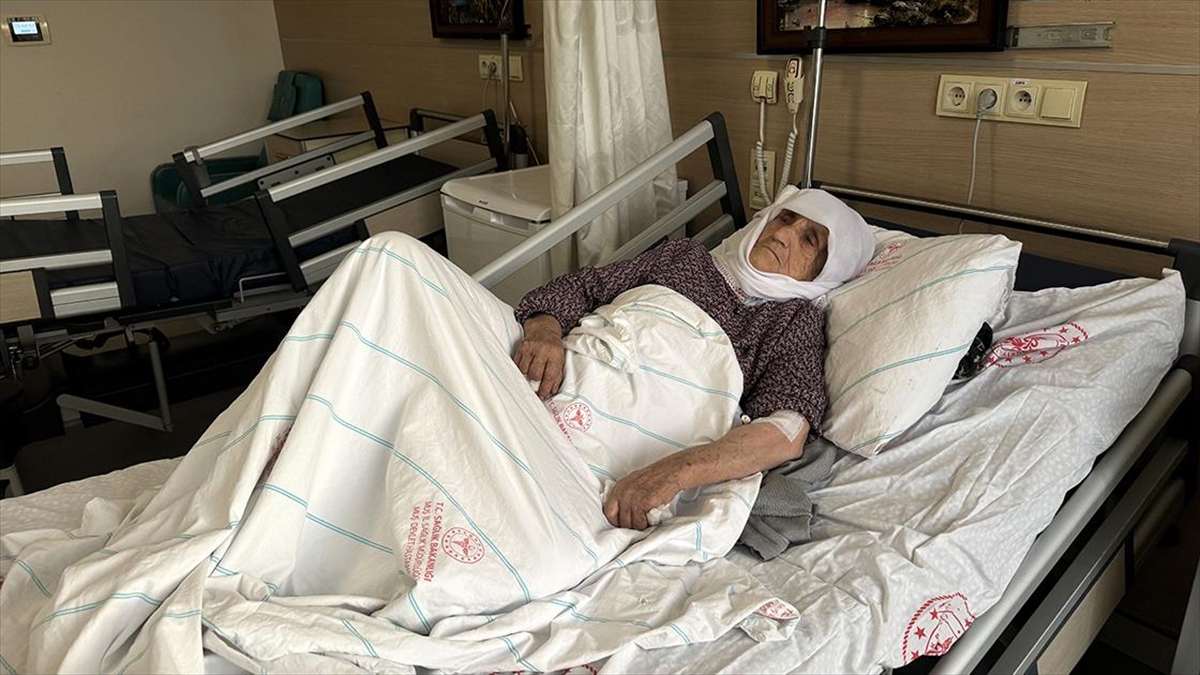 Muş'ta Köpeklerin Saldırısında Yaralanan Yaşlı Kadın Yaşadığı Korku Dolu Anları Anlattı