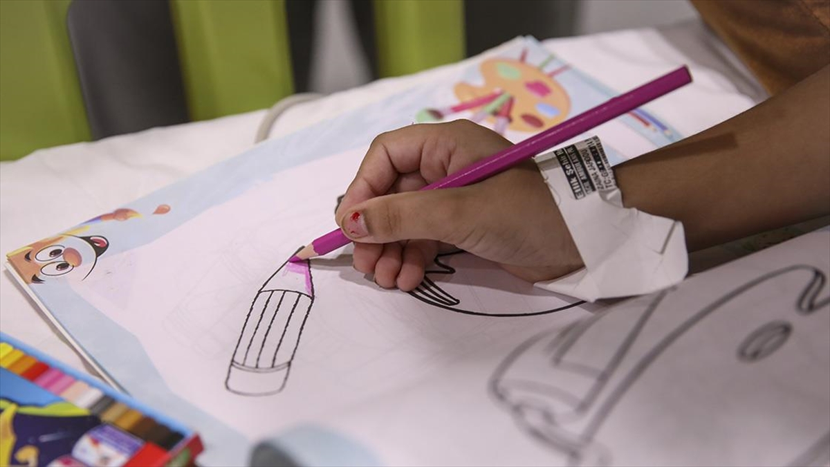 Gazze'den Getirilen Filistinli Çocuklar, Yaşıtları Gibi Koşup Oynamak İstiyor