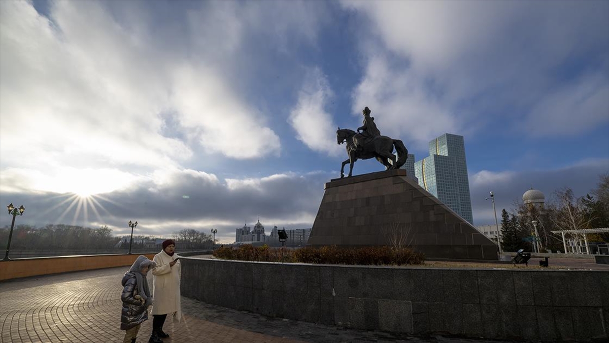 Dünyanın Yüzölçümü En Büyük 9’uncu Ülkesi Kazakistan 32 Yaşında