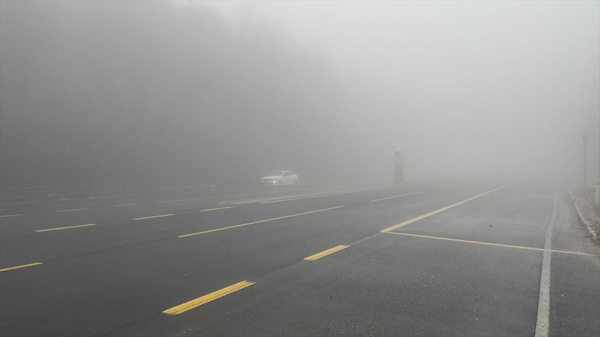 Bolu Dağı'nda Sis Etkili Oldu