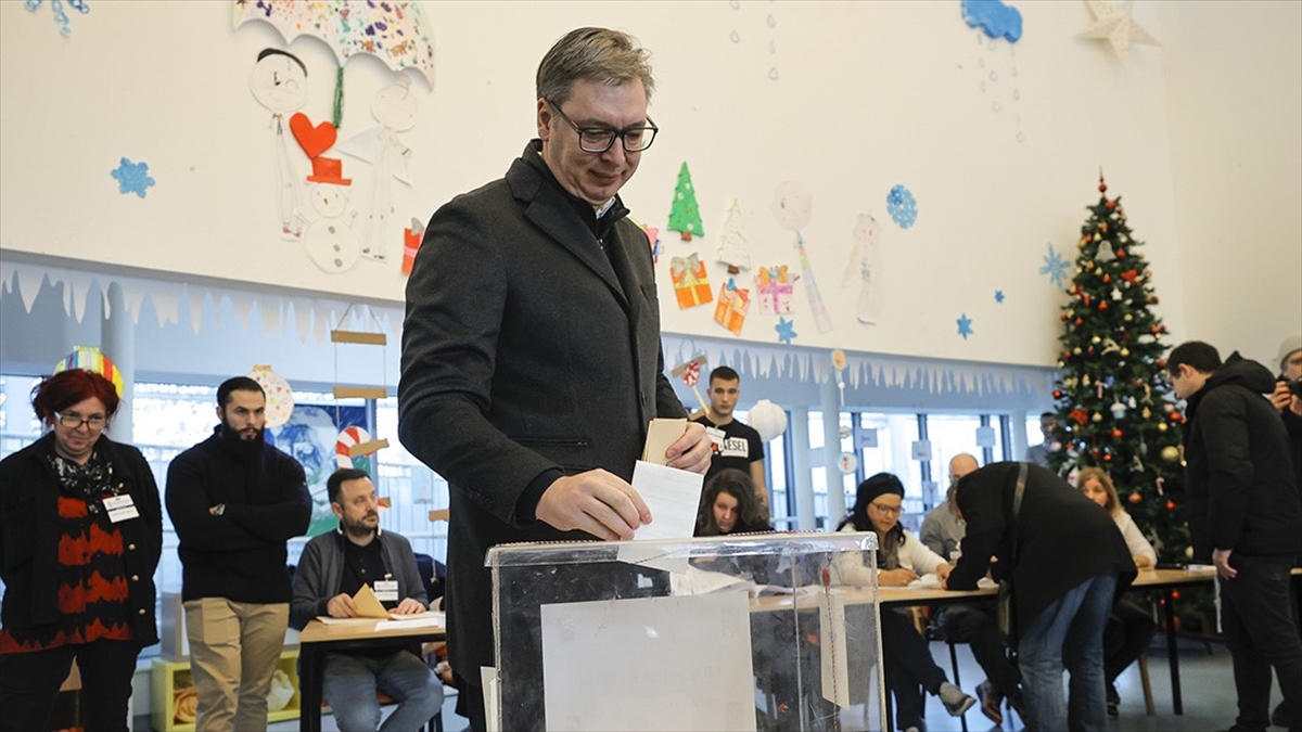 Sırbistan'daki Genel Seçimde Cumhurbaşkanı Vucic'in Desteklediği İttifak Önde