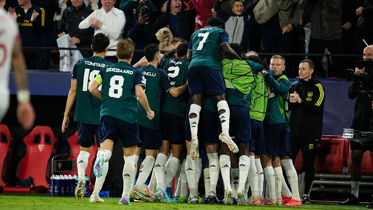 Premier Lig'de Arsenal Yeniden Zirvede