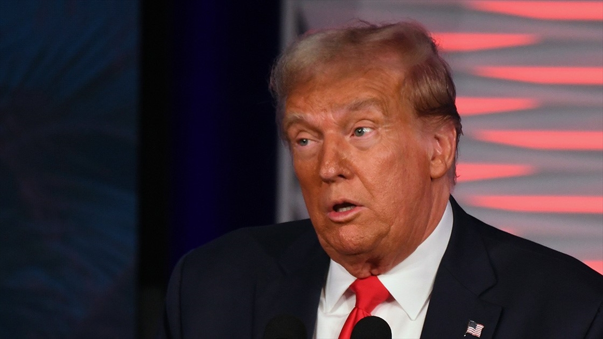 Eski Abd Başkanı Trump, Yeniden Seçilirse "göçmenleri Sınır Dışı Edeceği" Sözünü Yineledi