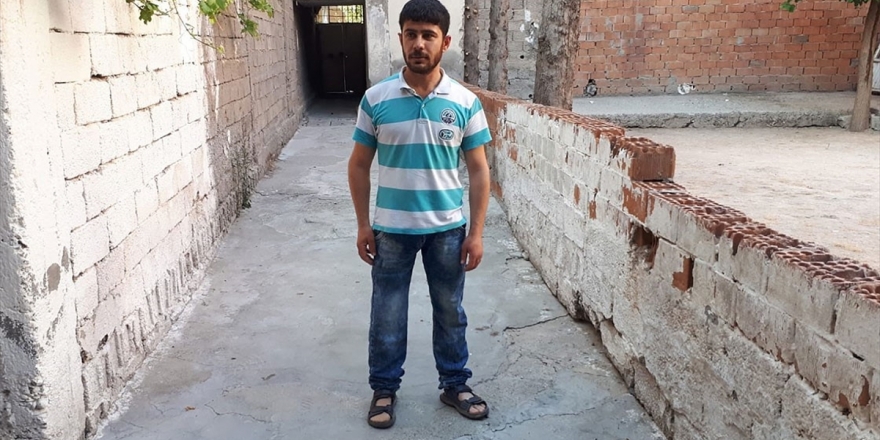 Suriyeli Engelli Gencin Protez Bacak Sevinci