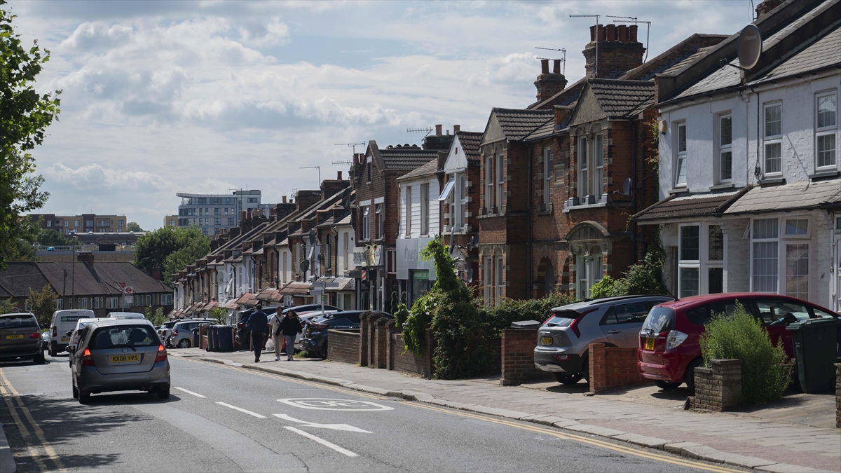 İngiliz Ekonomisi Üçüncü Çeyrekte Daraldı
