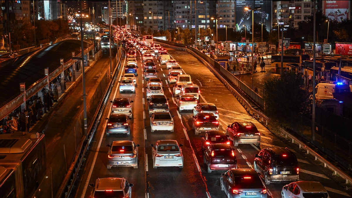 İstanbul'da Akşam Trafik Yoğunluğu Yüzde 89'a Çıktı