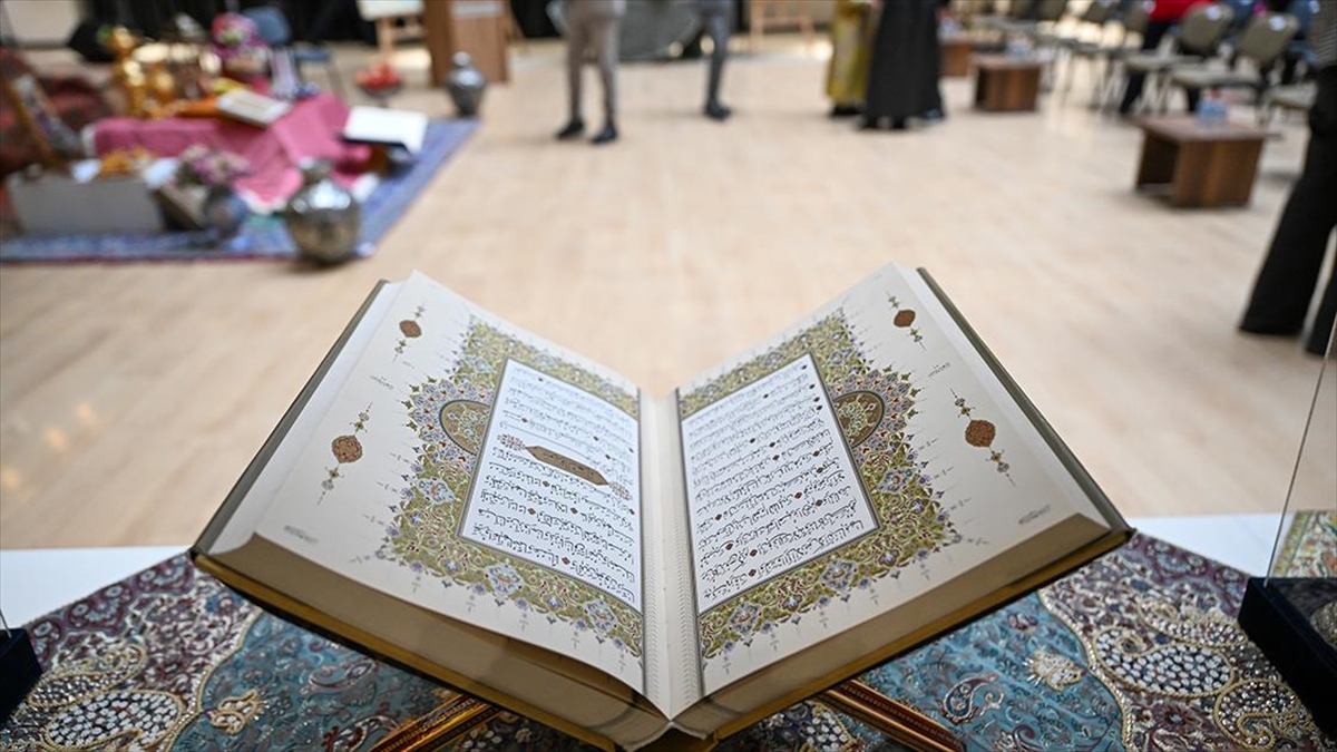 Ankara'da Bir İran Geleneği Olan "şeb-i Yelda" Programı Düzenlendi