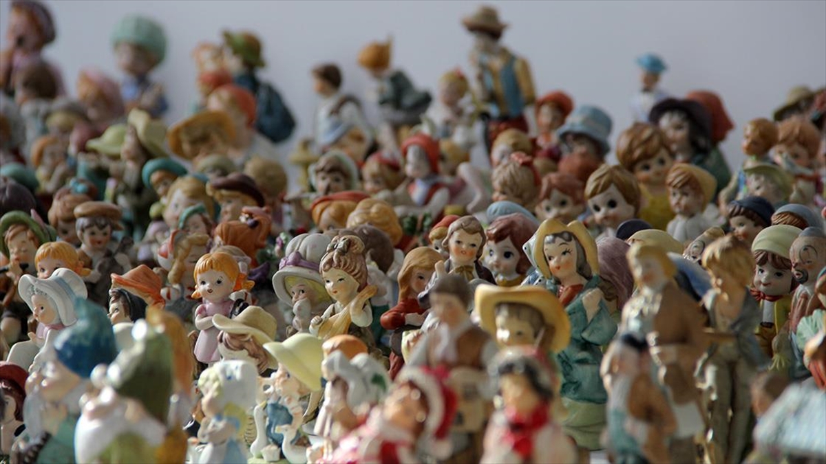 1500 Parçalık Mini Biblo Koleksiyonu İçin Ülke Ülke Gezdi