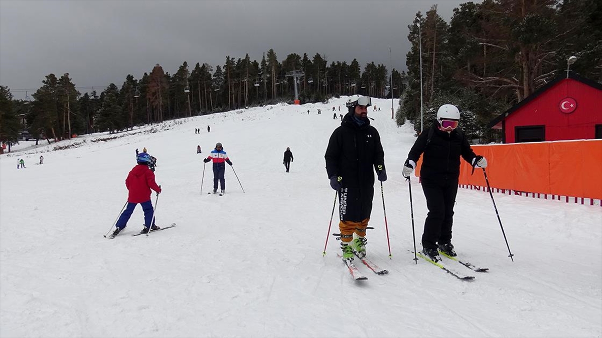 Sarıkamış Kayak Merkezi'nde Sezon Açıldı