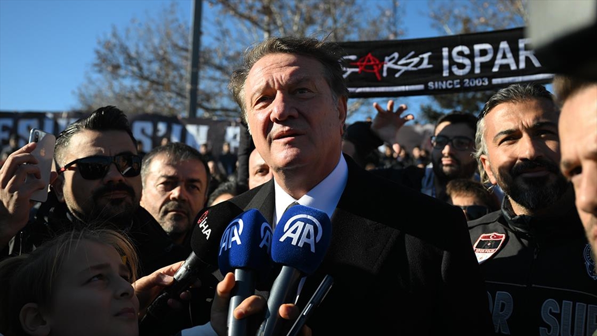 Beşiktaş Kulübü Başkanı Hasan Arat, Zor Hedeflerin Üstesinden Geleceklerine İnanıyor