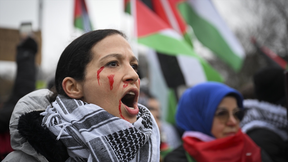 Berlin’de Filistin İle Dayanışma Gösterisi