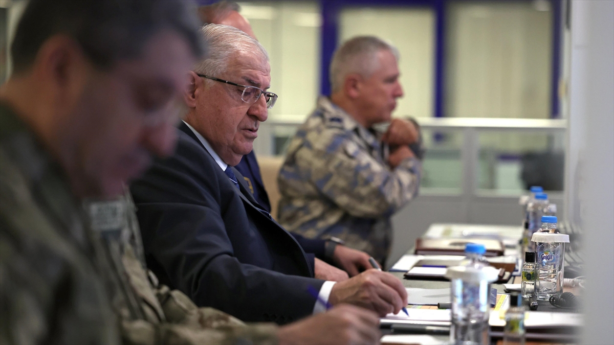 Bakan Güler, 29 Hedefin İmha Edildiği Hava Harekatlarını Sevk Ve İdare Etti