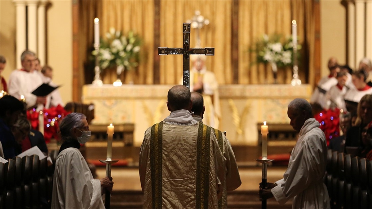 Hristiyan Alemi Noel'i Kutluyor