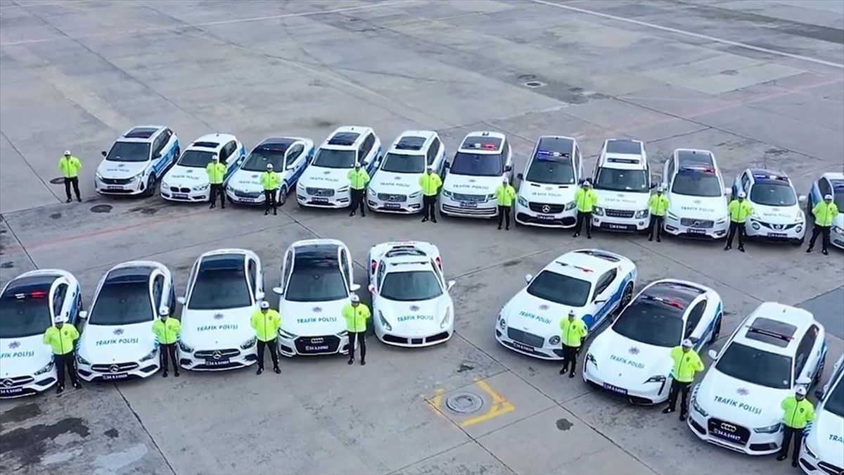 Suç Örgütlerine Yönelik Operasyonlarda Ele Geçirilen 23 Araç Mahkeme Kararıyla Emniyete Verildi