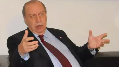 Eski Bakan Yaşar Okuyan hayatını kaybetti, Meclis'te tören düzenlenecek.
