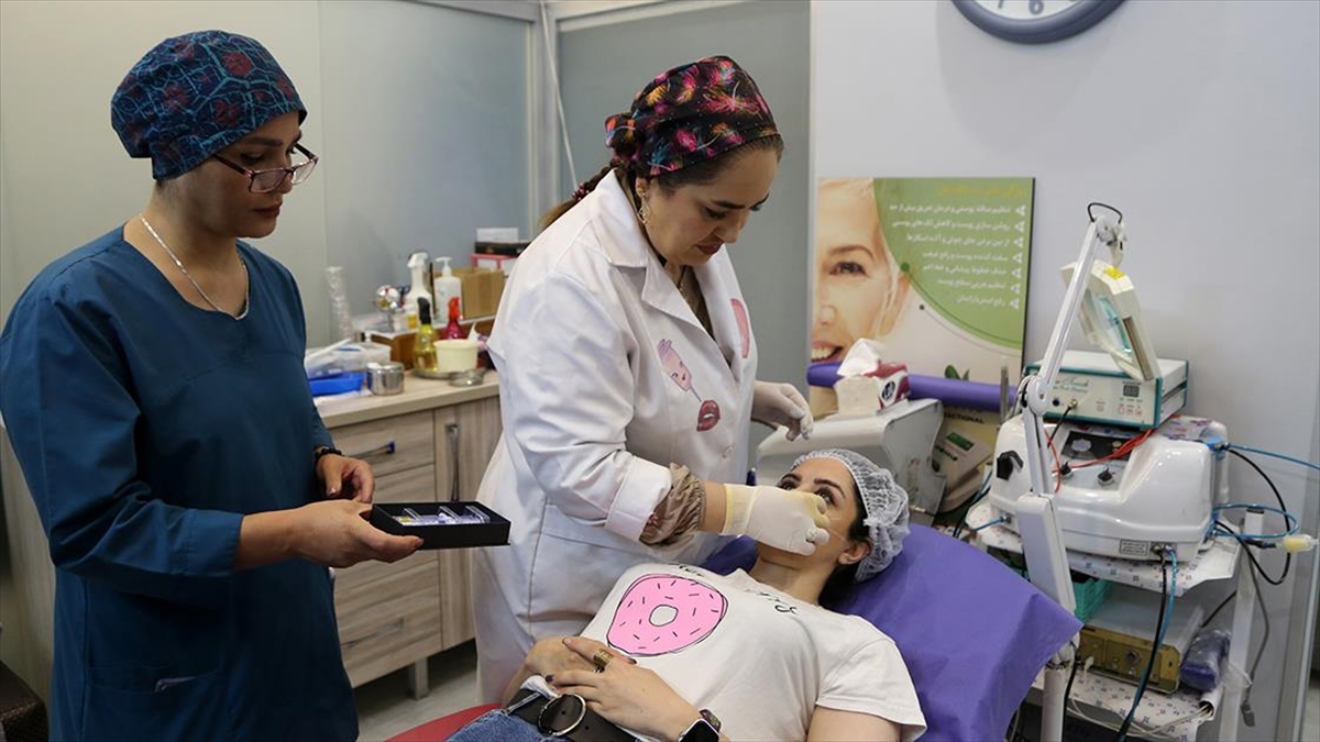 İran'da Çoğalan Estetik Ameliyatlar Son Zamanlarda Ülke Gündemini De Meşgul Ediyor