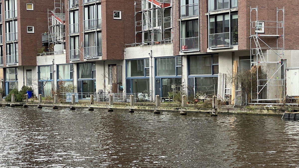 Hollanda'da Yağışlar Nedeniyle Kanal Ve Nehirlerin Debileri Kritik Seviyeye Ulaştı