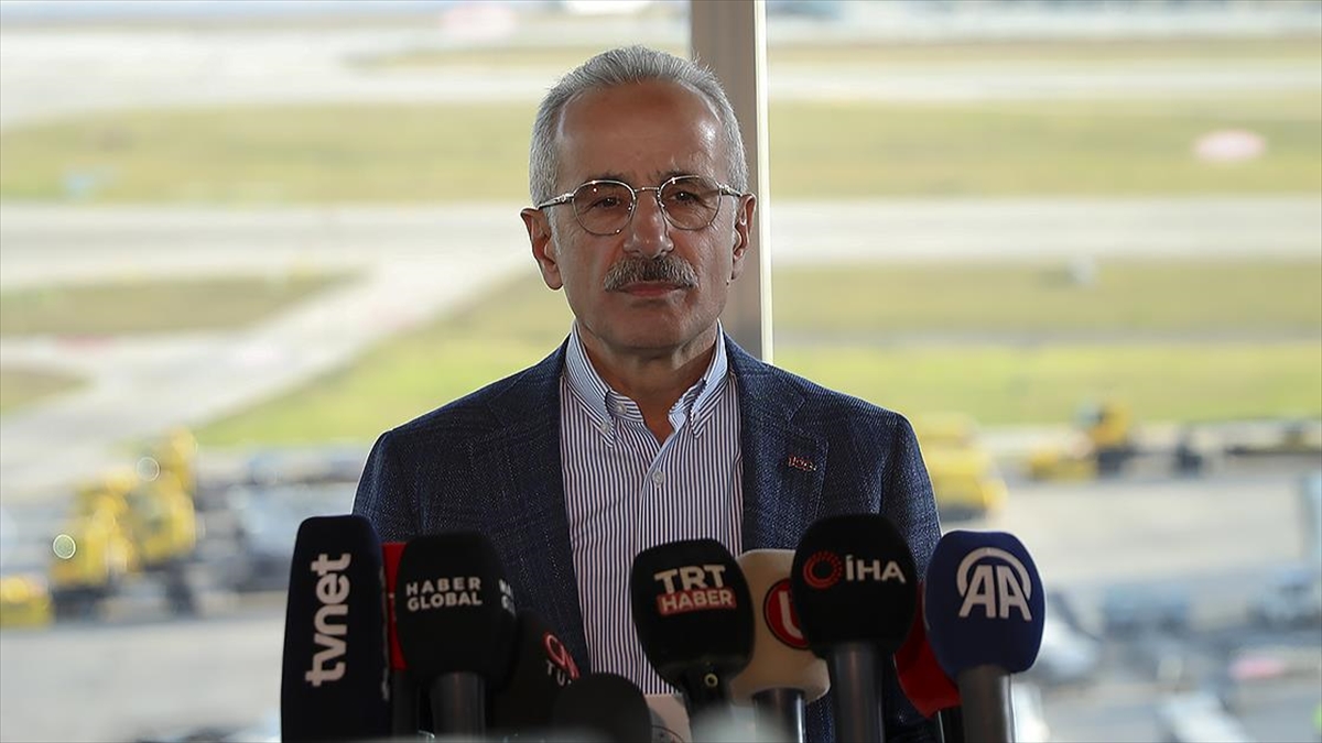 Bakan Uraloğlu, Kuzey Marmara Otoyolu'ndaki Zincirleme Kaza Sonrası Alınan Tedbirleri Açıkladı