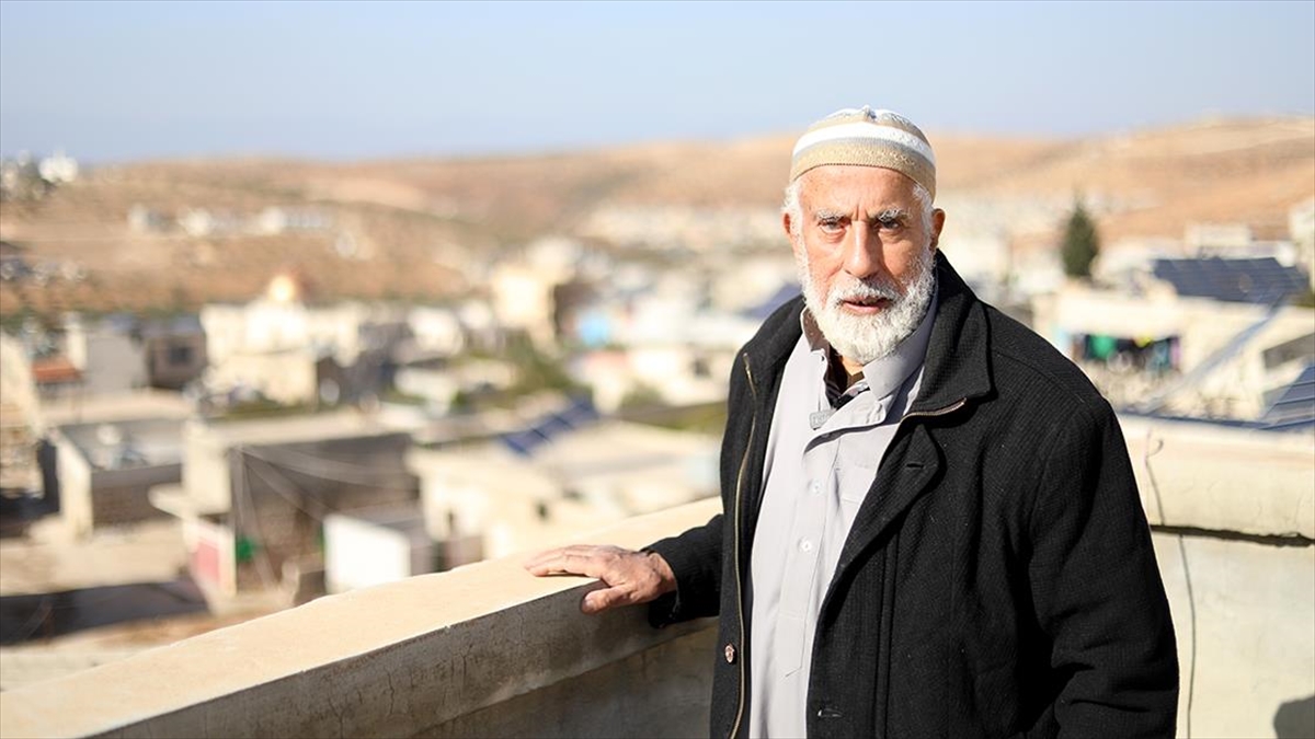 Suriye'de Yaşayan Nekbe Tanığı 80 Yaşındaki Hanini, Çocuklarına Filistin'e Geri Dönme Umudunu Aşılıyor