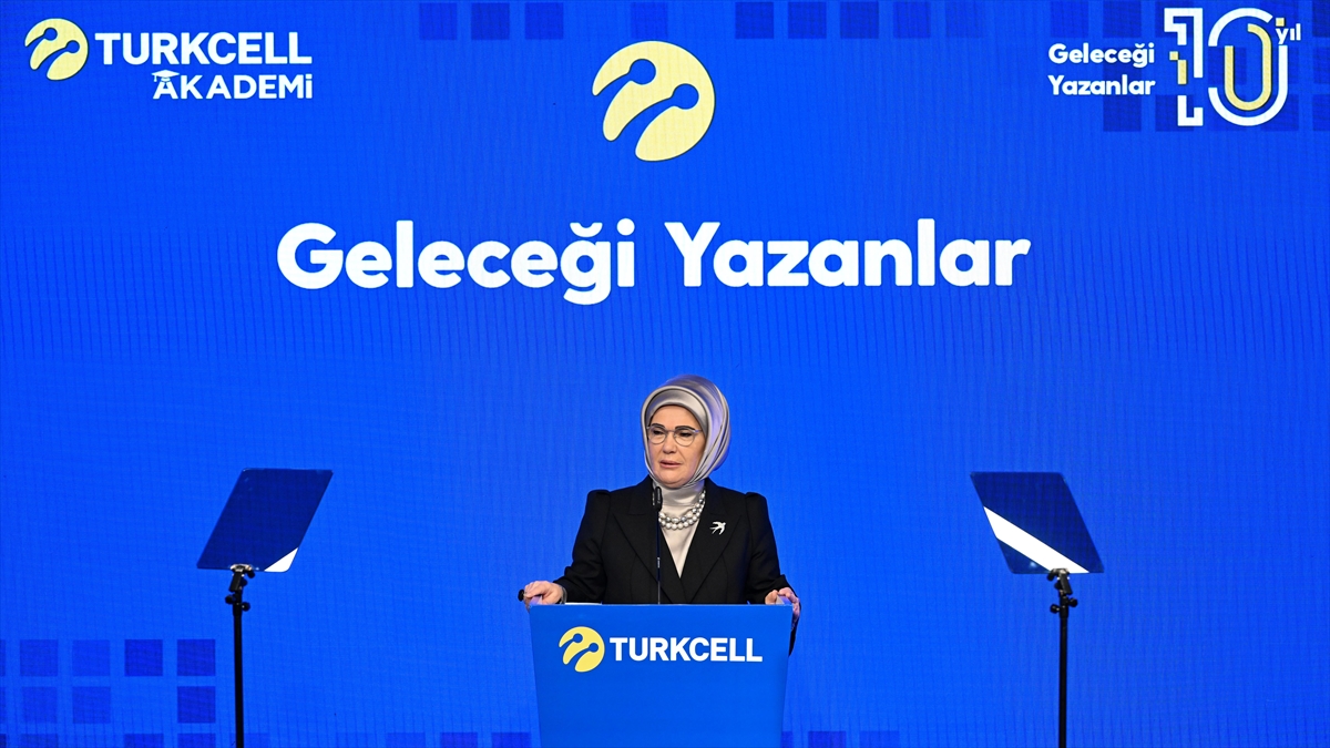Emine Erdoğan: Kadınlarımızın Emeği Arttıkça Türkiye Yüzyılı İçin Kurduğumuz Hayaller Gerçeğe Daha Da Yaklaşacak