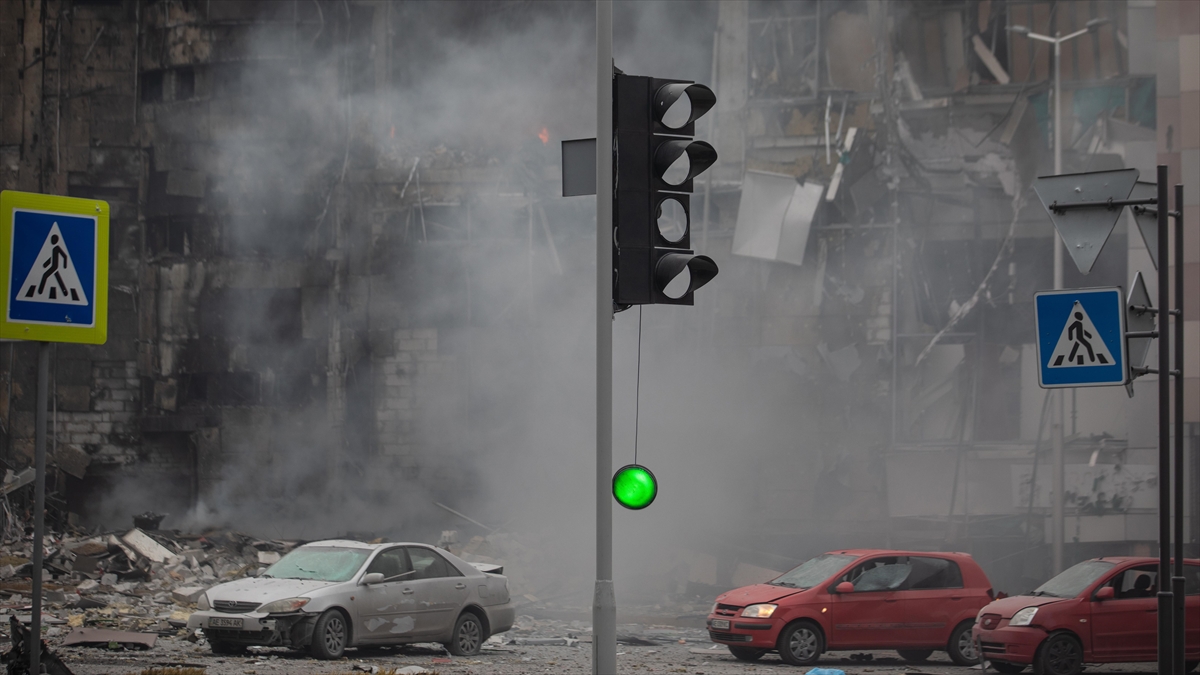 Ukrayna: Rusya'nın Füze Saldırılarında 30 Kişi Öldü