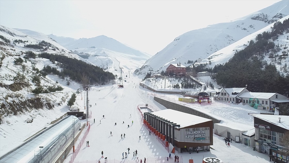 Kayak Merkezlerinde En Fazla Kar Kalınlığı 143 Santimetreyle Palandöken'de Ölçüldü