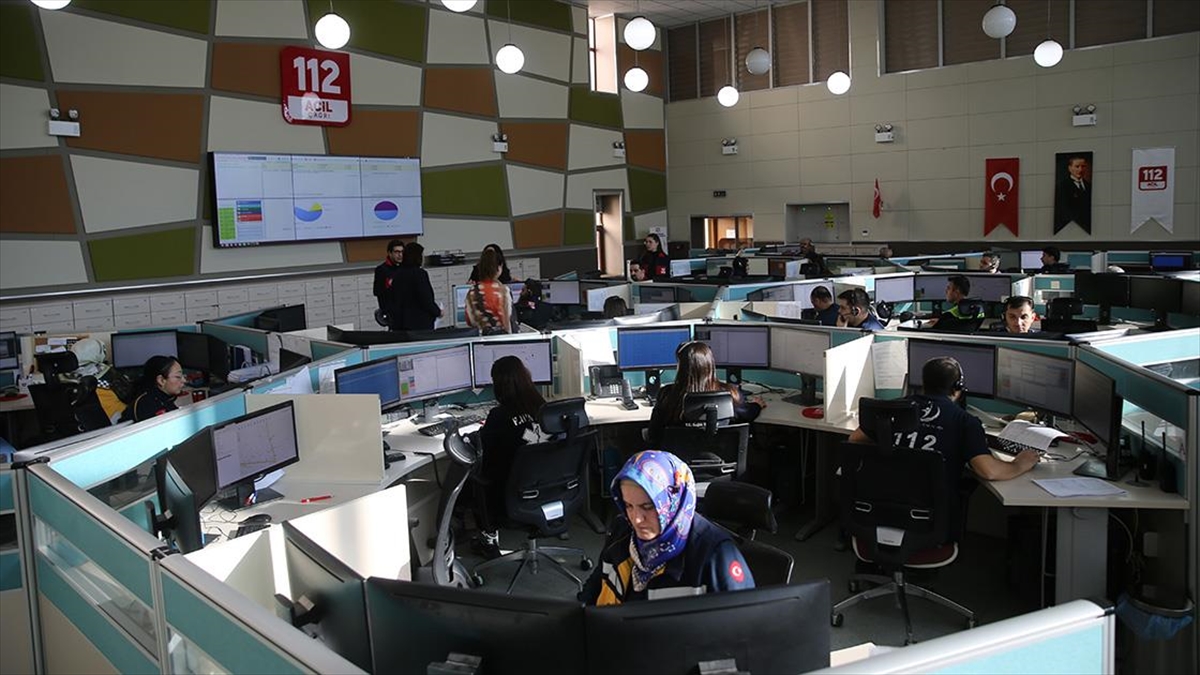 Görücüsü Gelen De Eşi Küsen De 112'yi Aradı