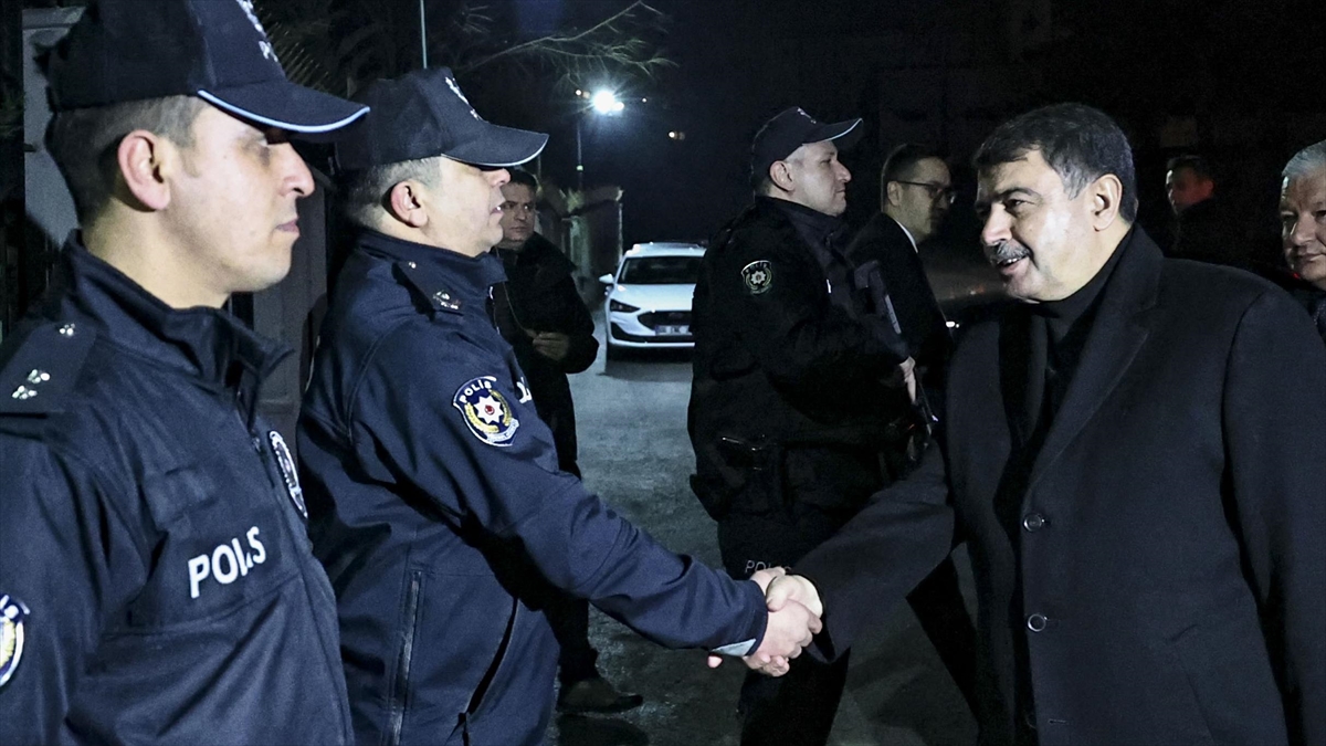Ankara Valisi Şahin, Yeni Yıl Dolayısıyla Polis Ve Jandarma Personelini Ziyaret Etti