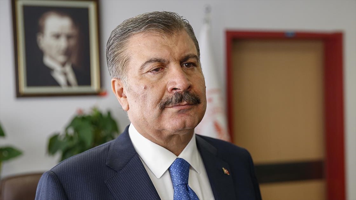 Sağlık Bakanı Koca, Yeni Yılın İlk Bebeklerini Paylaştı