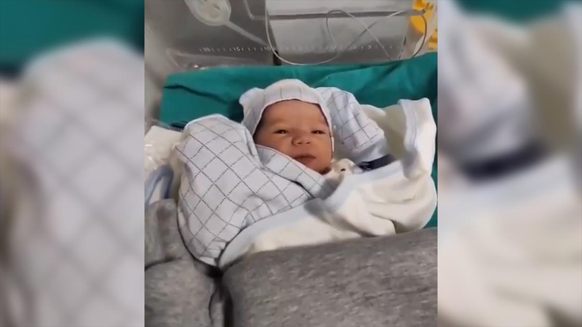 Yeni Yılın İlk Bebekleri Dünyaya Geldi