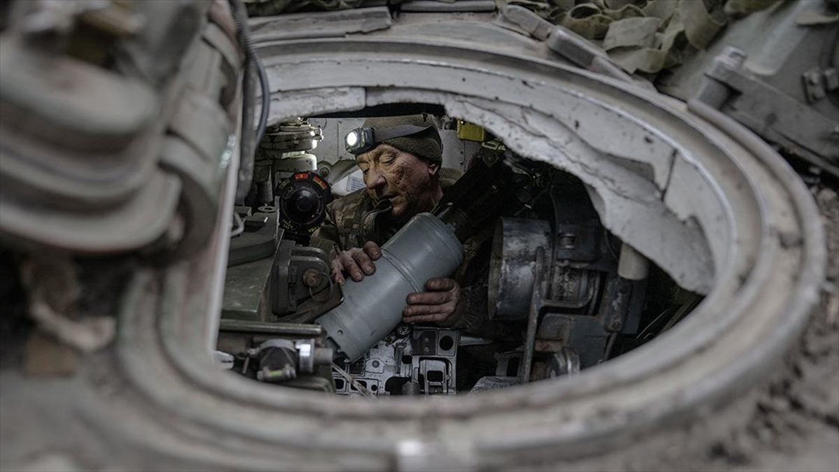 Ukrayna'da Cephe Hattında Yılbaşında Çatışmalar Aralıksız Sürdü