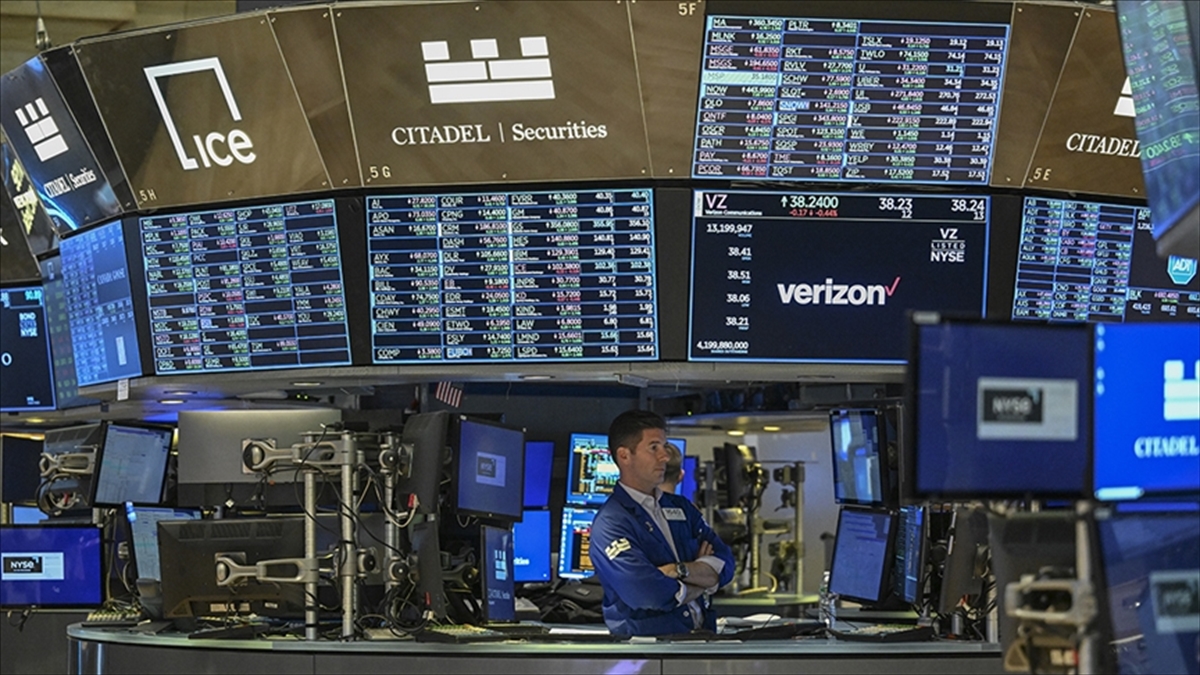 Küresel Piyasalar Yeni Yıla Karışık Seyirle Başladı