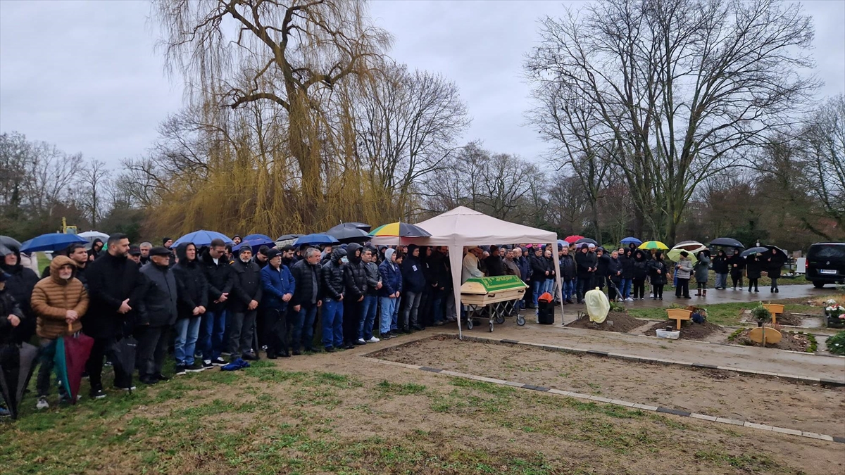 Almanya'da Polisin Öldürdüğü Ertekin Özkan Defnedildi