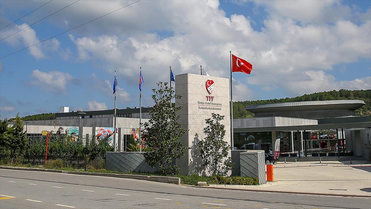 Tff'den Süper Kupa Maçı Açıklaması: Hiçbir Aşamada Milli Değerlerimiz Ve Atatürk İlkelerimiz Tartışmaya Açık Olmamıştır