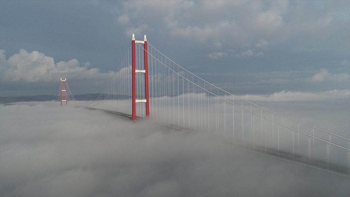 1915 Çanakkale Köprüsü Sis Bulutuyla Bütünleşti